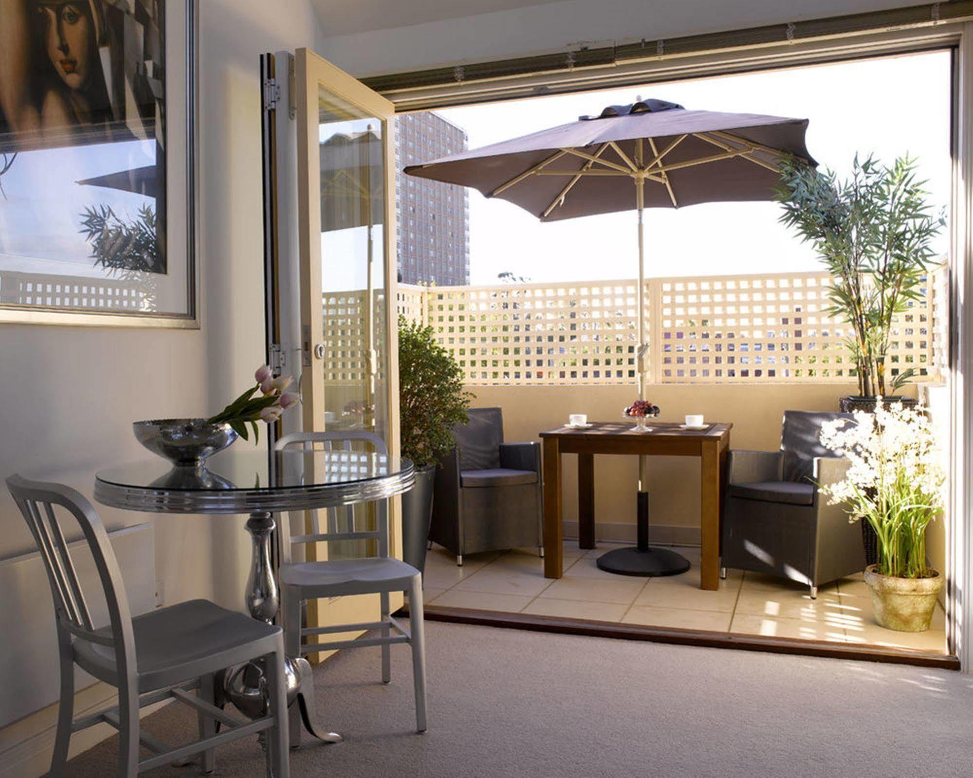 Aparthotel Andre'S Mews Melbourne City Exterior foto